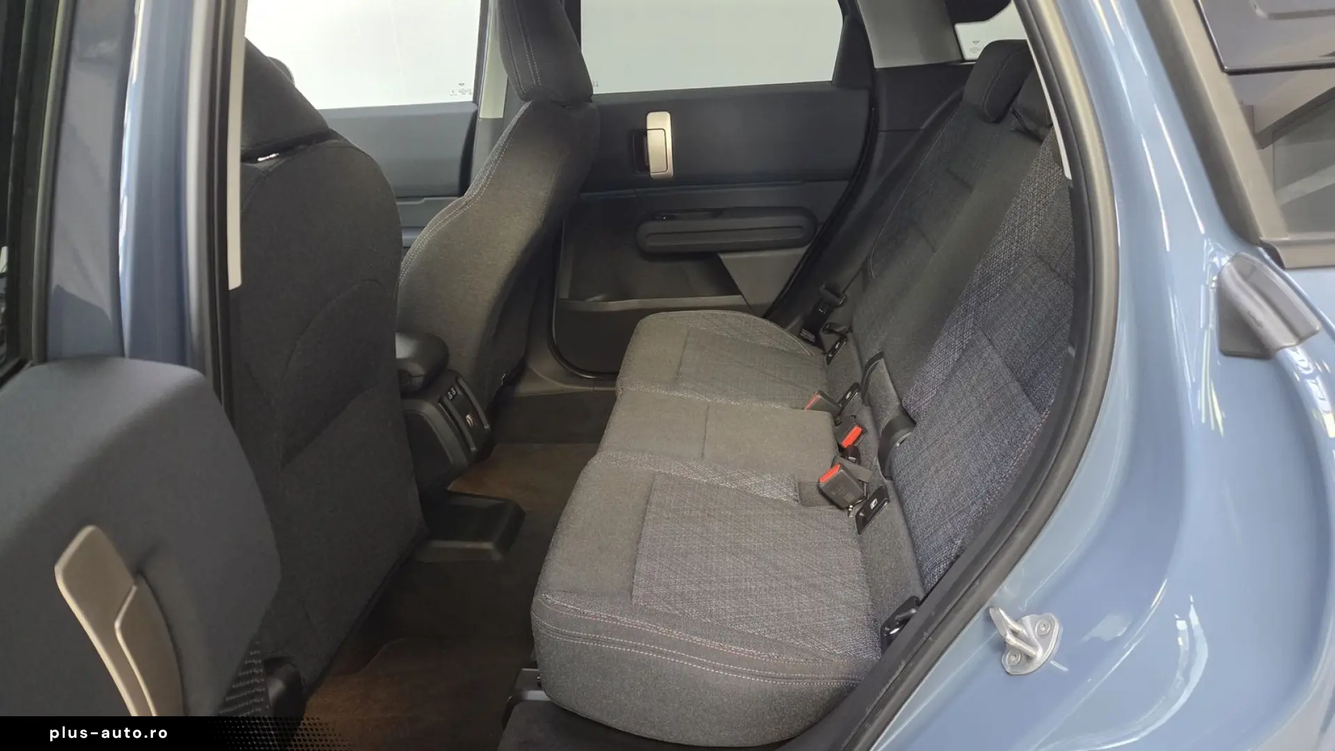 MINI Cooper C Countryman Essential Trim Paket S HUD