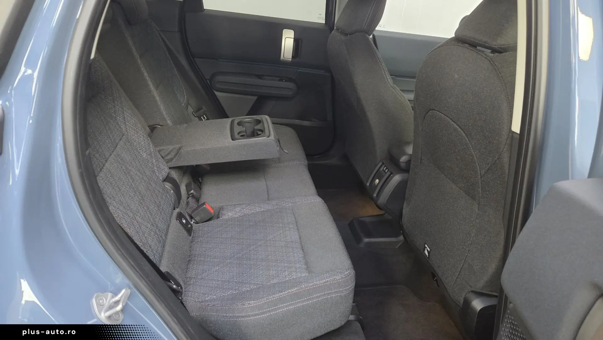 MINI Cooper C Countryman Essential Trim Paket S HUD