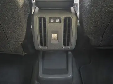 MINI Cooper C Countryman Essential Trim Paket S HUD