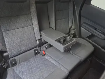 MINI Cooper C Countryman Essential Trim Paket S HUD