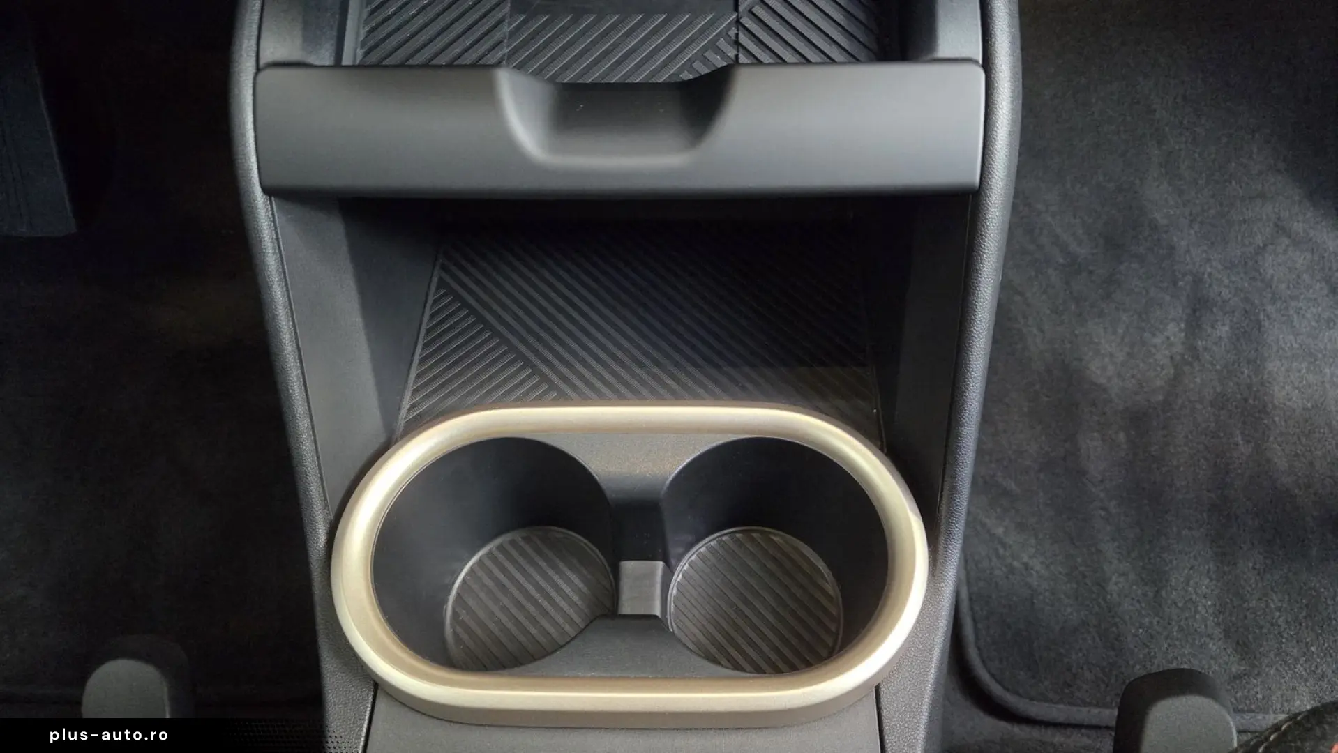 MINI Cooper C Countryman Essential Trim Paket S HUD