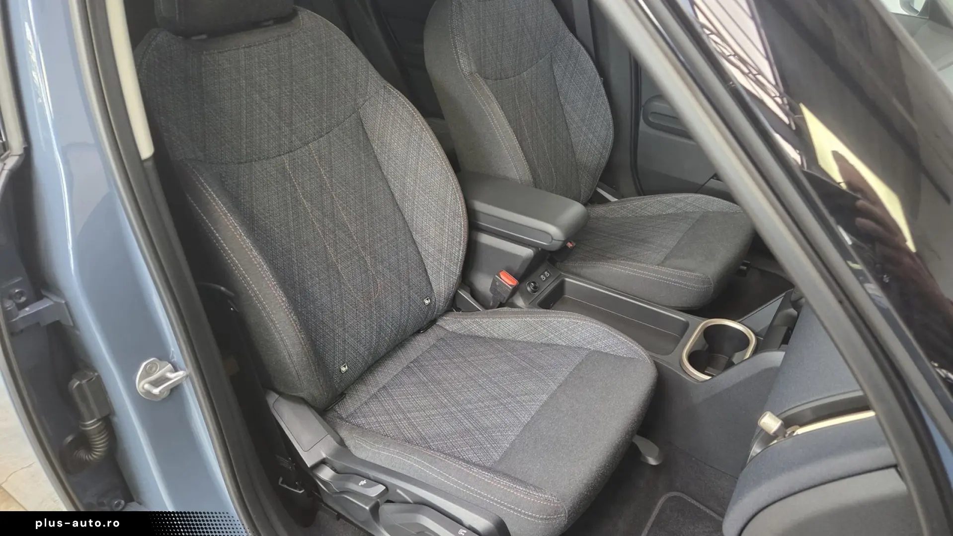 MINI Cooper C Countryman Essential Trim Paket S HUD