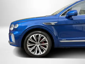 BENTLEY Bentayga Azure HYBRID BENTLEY BERLIN
