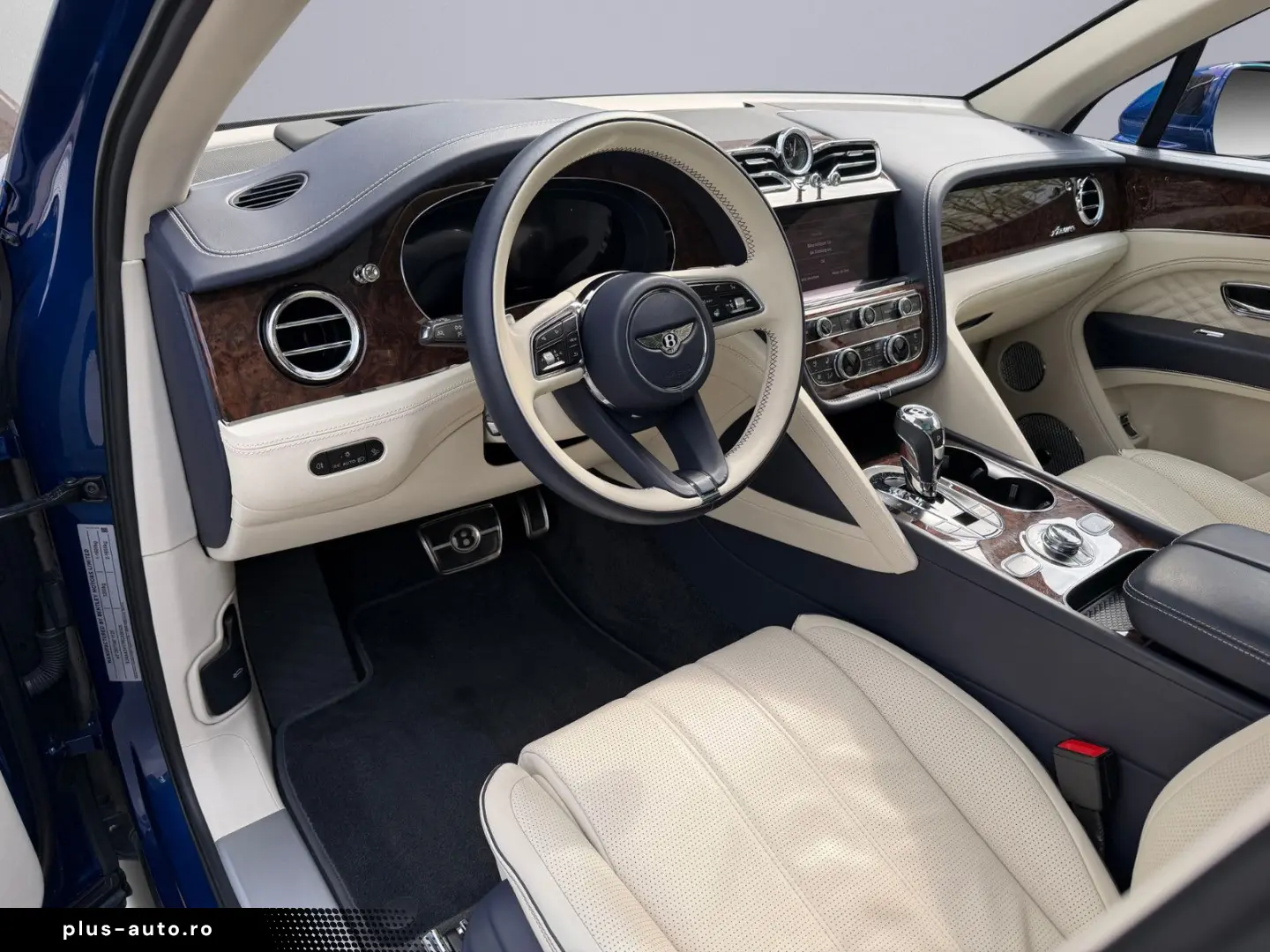 BENTLEY Bentayga Azure HYBRID BENTLEY BERLIN