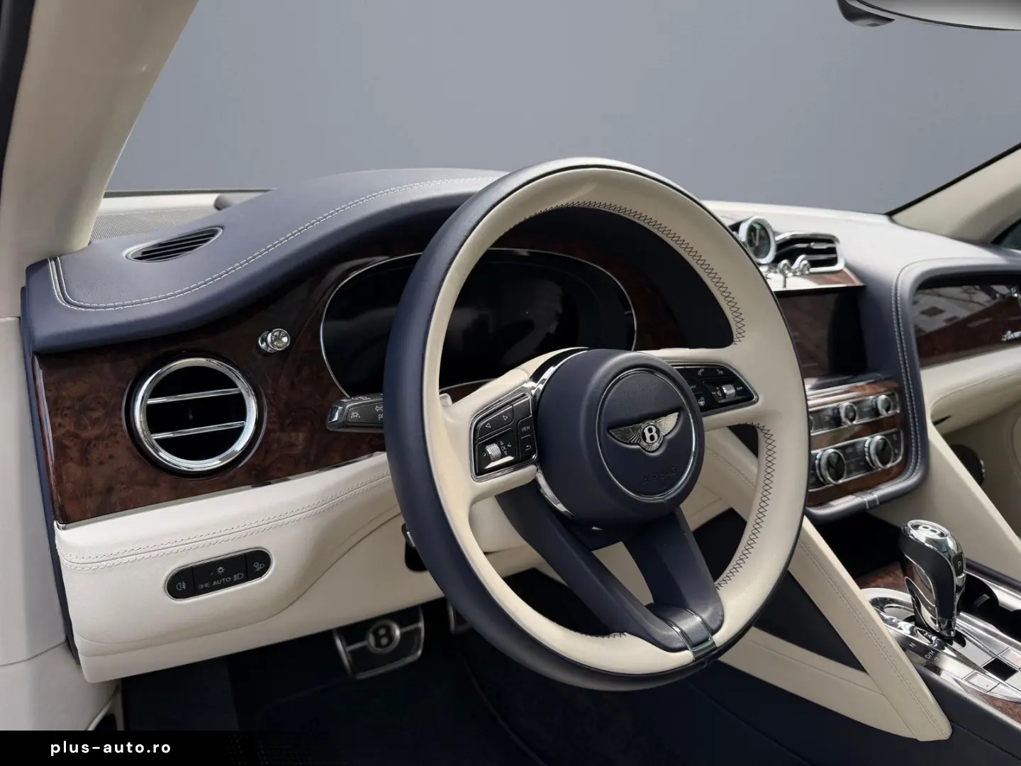 BENTLEY Bentayga Azure HYBRID BENTLEY BERLIN