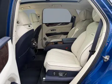 BENTLEY Bentayga Azure HYBRID BENTLEY BERLIN