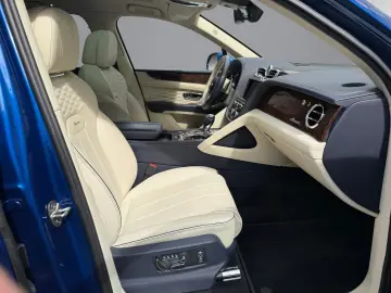 BENTLEY Bentayga Azure HYBRID BENTLEY BERLIN