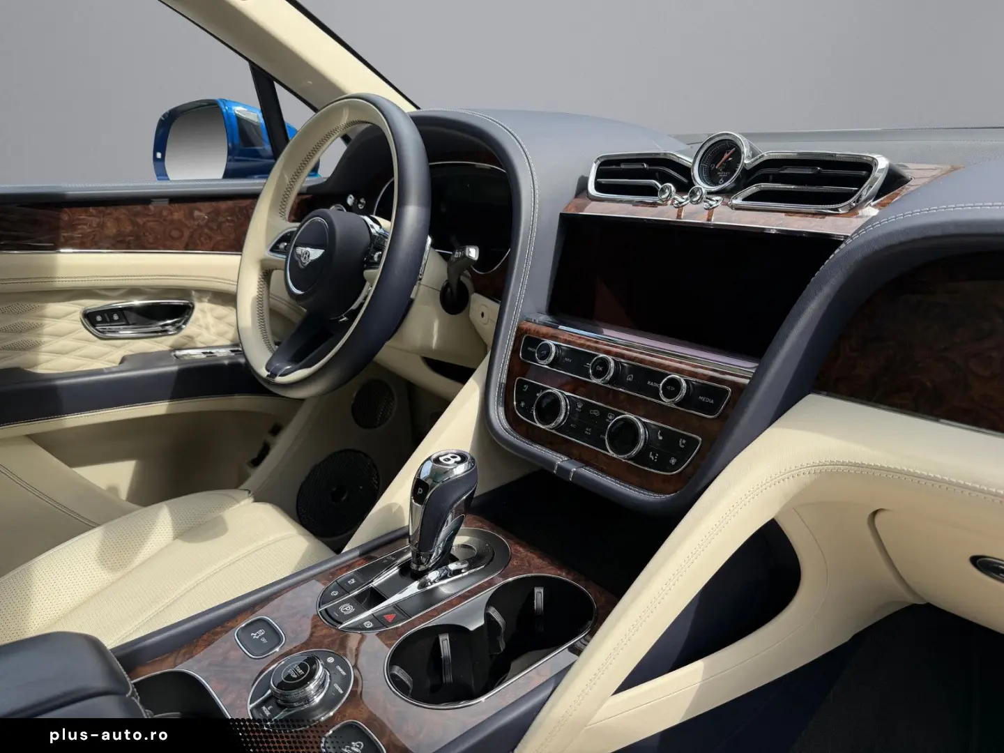 BENTLEY Bentayga Azure HYBRID BENTLEY BERLIN