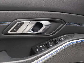 BMW 320d xDrive M Sport   H&K