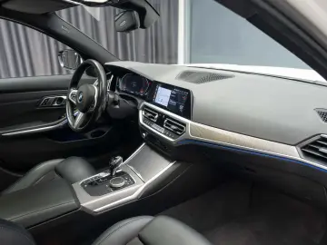 BMW 320d xDrive M Sport   H&K