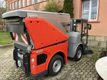 Hako CITYMASTER 1600 4x4 Maturatoare cu Aspirator