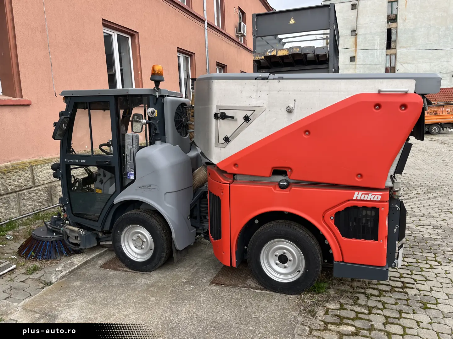 Hako CITYMASTER 1600 4x4 Maturatoare cu Aspirator