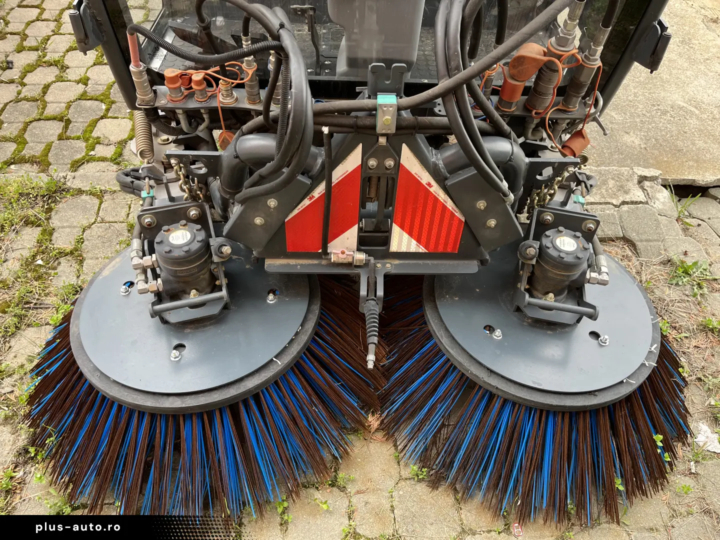 Hako CITYMASTER 1600 4x4 Maturatoare cu Aspirator