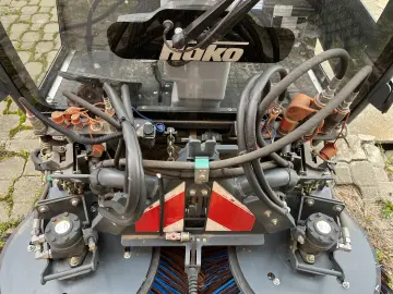 Hako CITYMASTER 1600 4x4 Maturatoare cu Aspirator