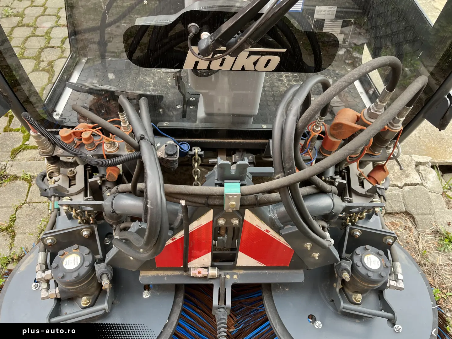 Hako CITYMASTER 1600 4x4 Maturatoare cu Aspirator