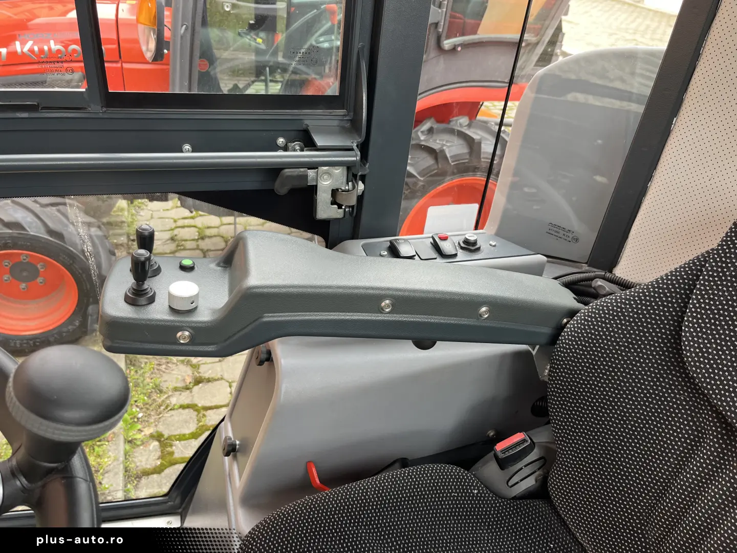 Hako CITYMASTER 1600 4x4 Maturatoare cu Aspirator