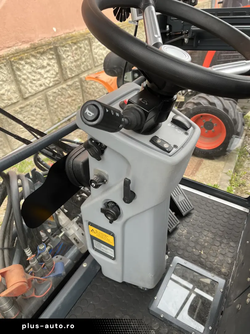 Hako CITYMASTER 1600 4x4 Maturatoare cu Aspirator