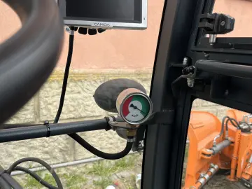 Hako CITYMASTER 1600 4x4 Maturatoare cu Aspirator