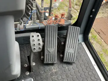 Hako CITYMASTER 1600 4x4 Maturatoare cu Aspirator