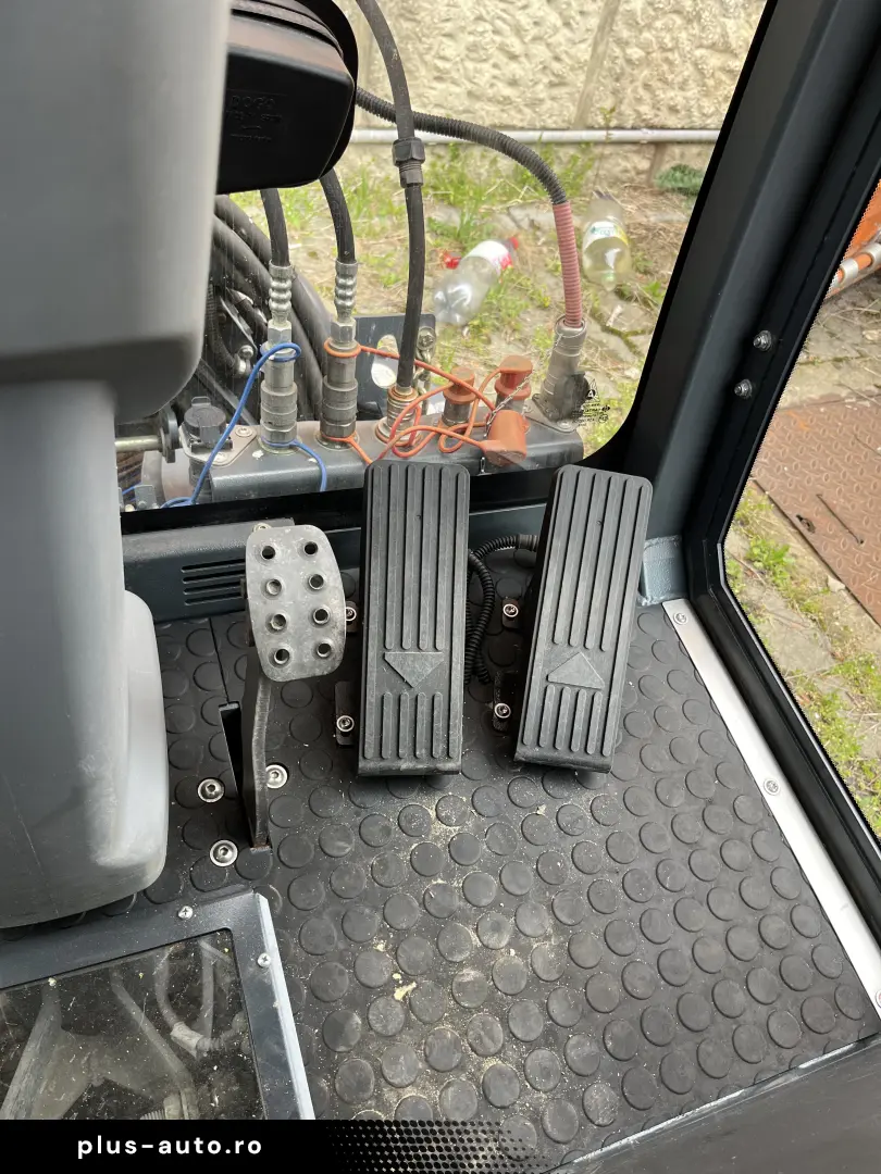 Hako CITYMASTER 1600 4x4 Maturatoare cu Aspirator