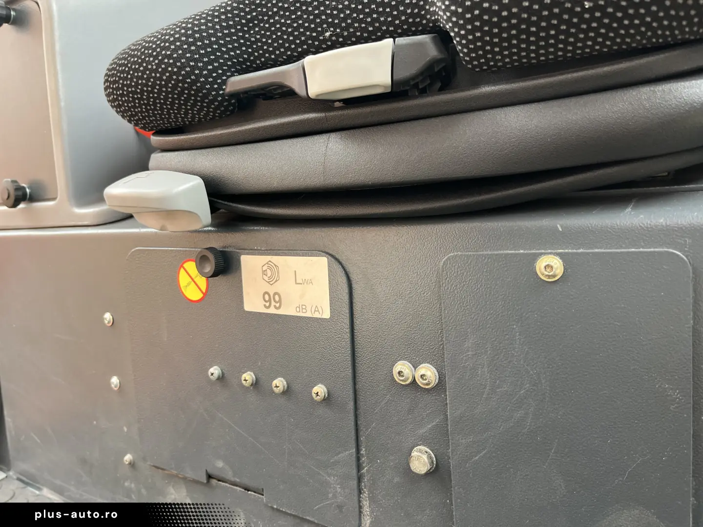 Hako CITYMASTER 1600 4x4 Maturatoare cu Aspirator