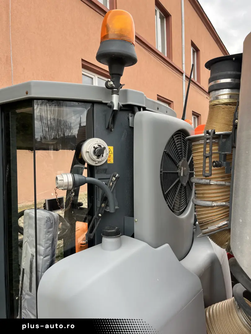 Hako CITYMASTER 1600 4x4 Maturatoare cu Aspirator