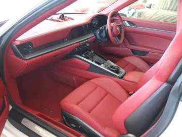 Porsche 992 Targa 4 RHD SportChrono