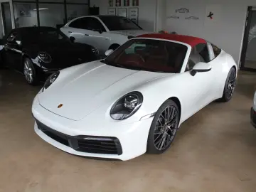 Porsche 992 Targa 4 RHD SportChrono