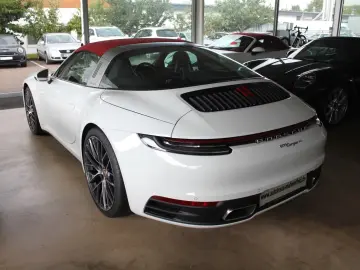 Porsche 992 Targa 4 RHD SportChrono