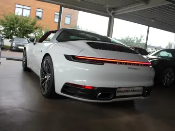 Porsche 992 Targa 4 RHD SportChrono