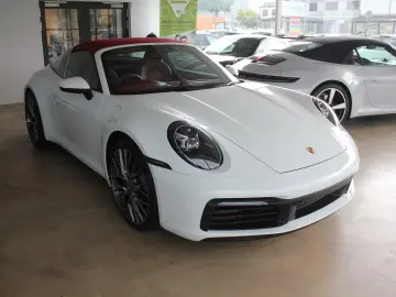 Porsche 992 Targa 4 RHD SportChrono