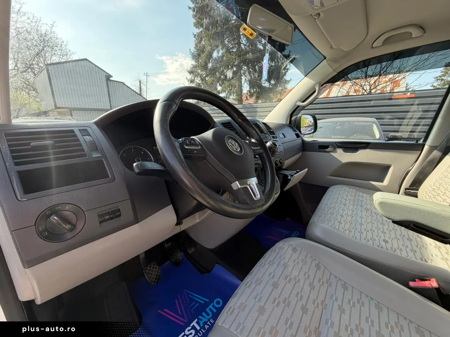 Volkswagen Transporter 2.0 TDI  9 Locuri 84 CP Climatronic C