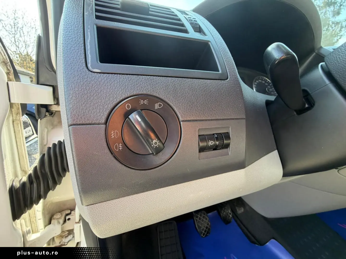 Volkswagen Transporter 2.0 TDI  9 Locuri 84 CP Climatronic C