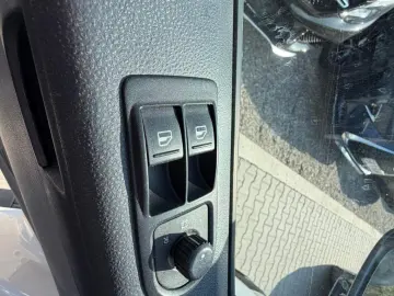 Volkswagen Transporter 2.0 TDI  9 Locuri 84 CP Climatronic C