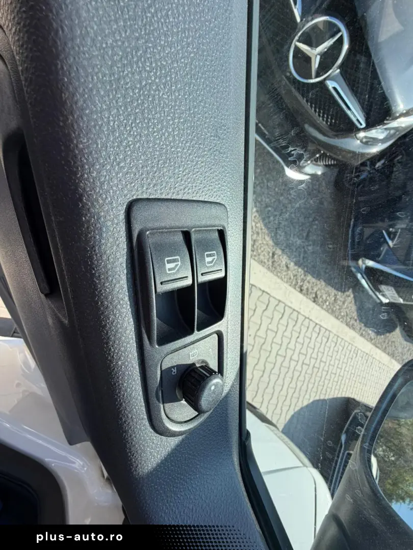 Volkswagen Transporter 2.0 TDI  9 Locuri 84 CP Climatronic C