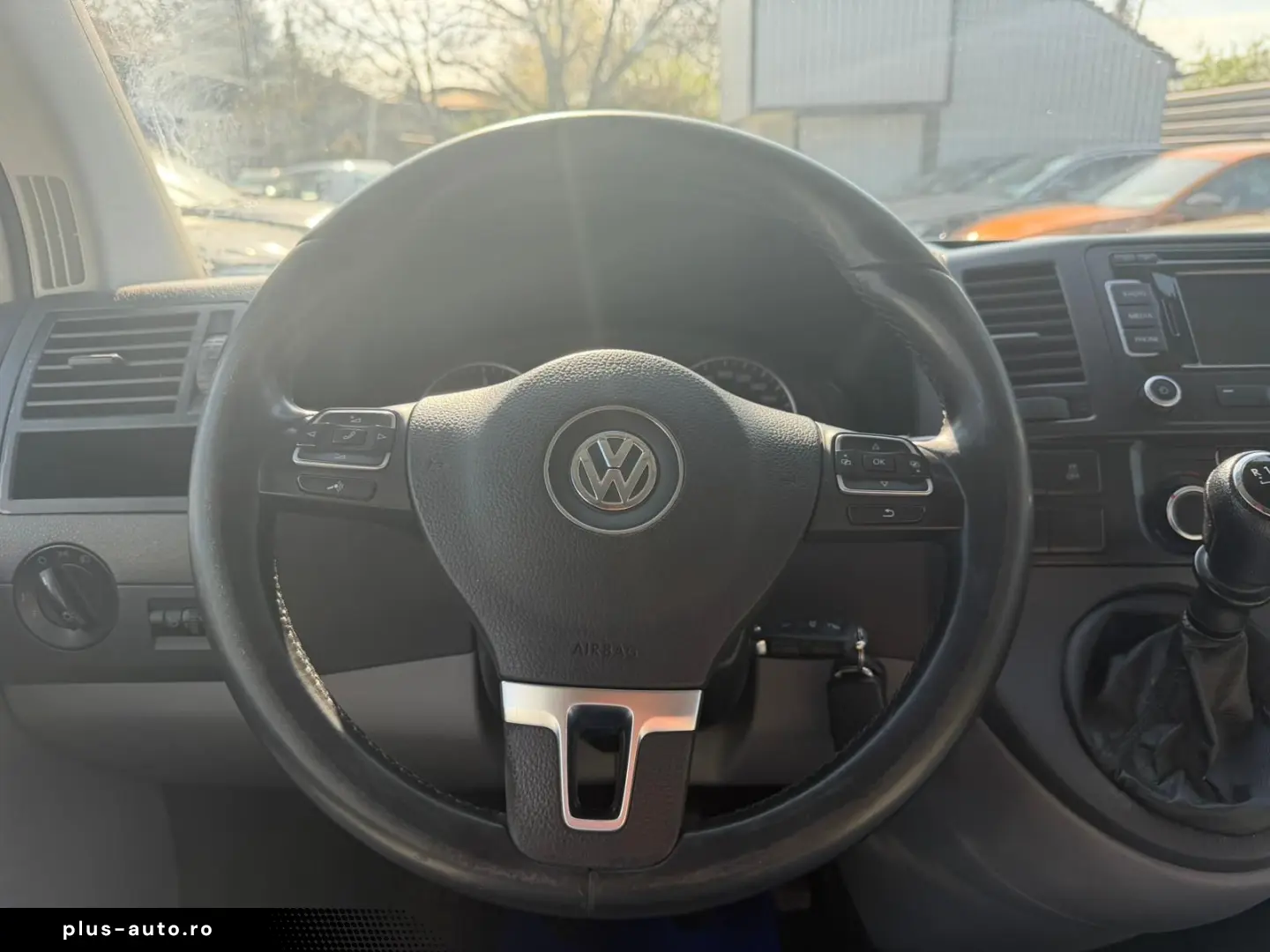Volkswagen Transporter 2.0 TDI  9 Locuri 84 CP Climatronic C