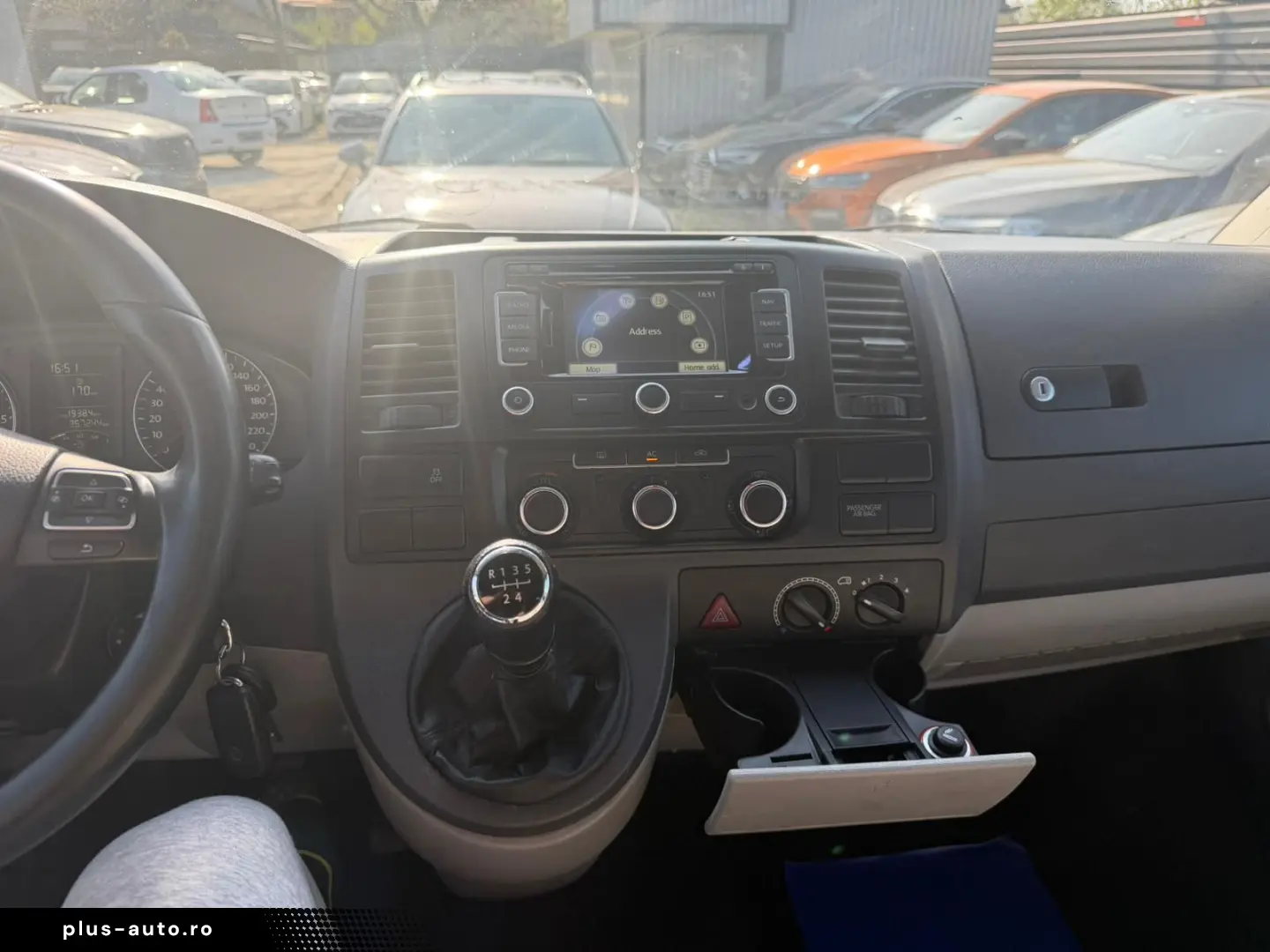 Volkswagen Transporter 2.0 TDI  9 Locuri 84 CP Climatronic C