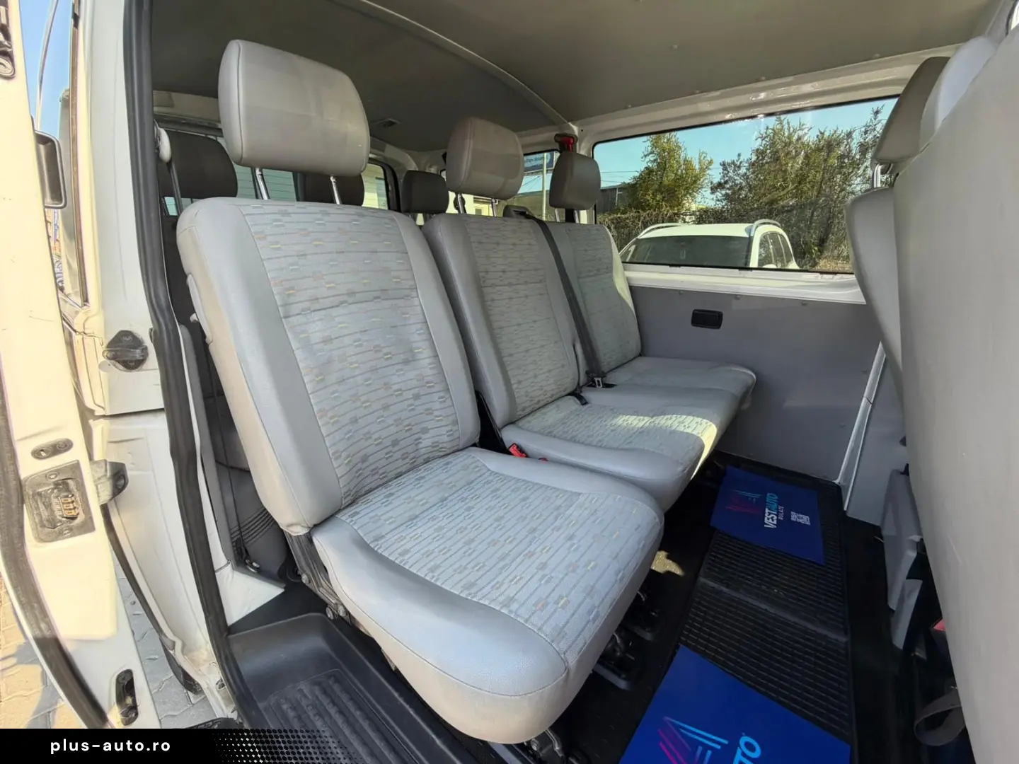 Volkswagen Transporter 2.0 TDI  9 Locuri 84 CP Climatronic C