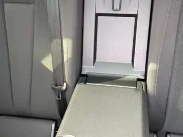 Audi A4-Allroad Gen-B9-2016