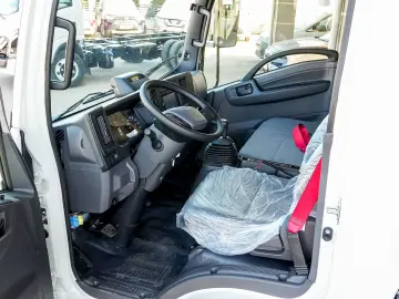 Isuzu M21 - Prelata laterale culisante