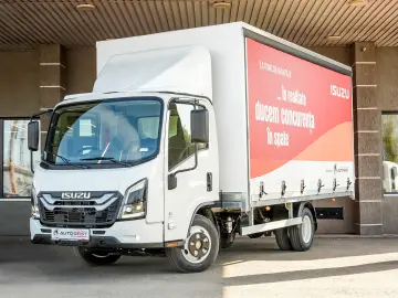 Isuzu M21 - Prelata laterale culisante