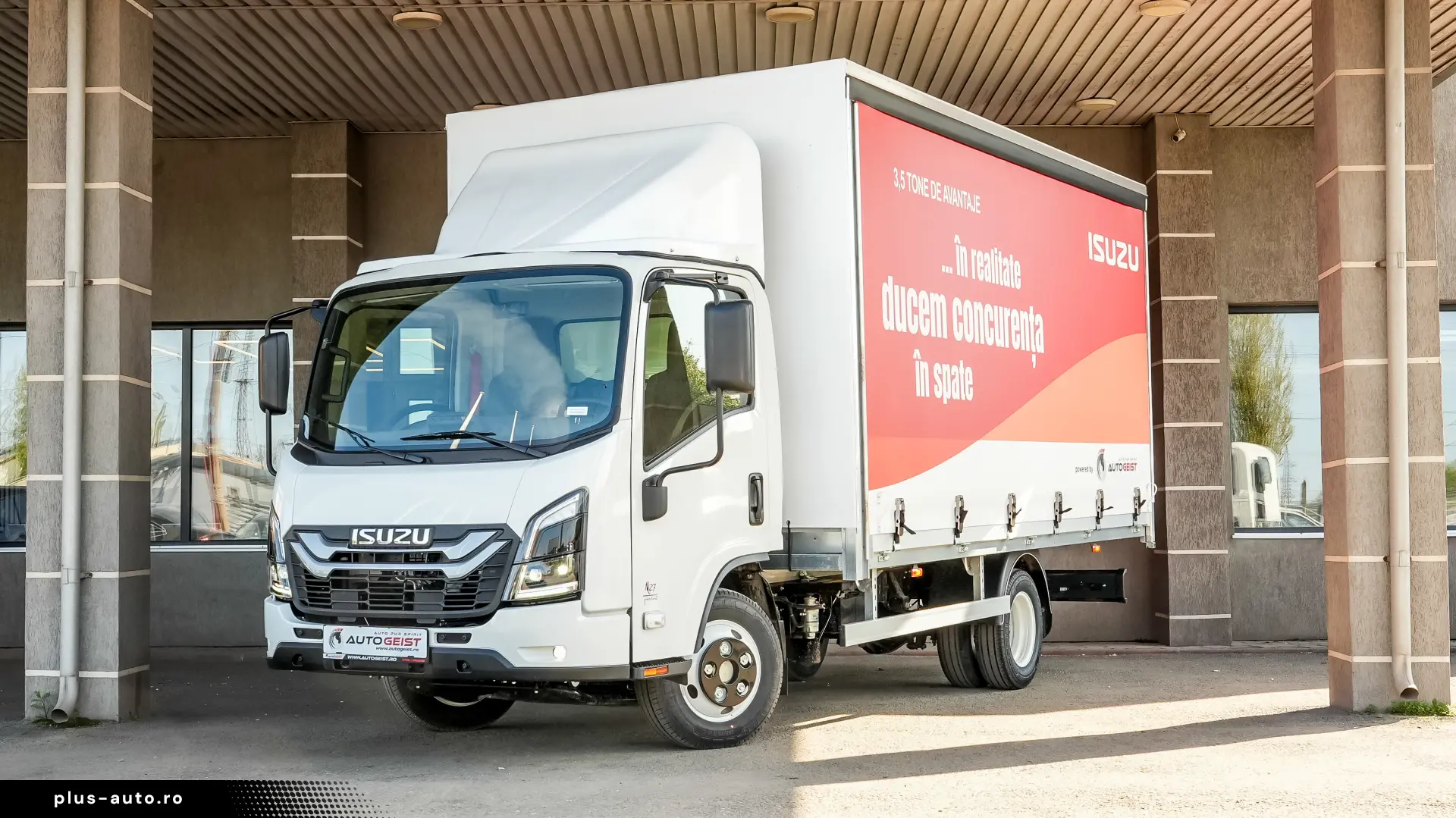 Isuzu M21 - Prelata laterale culisante