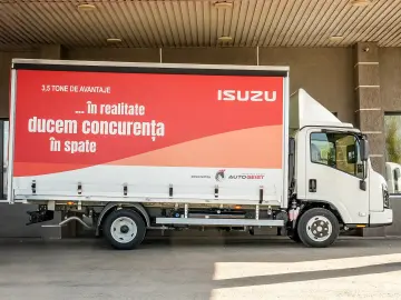 Isuzu M21 - Prelata laterale culisante