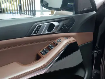 BMW X5 40i M Paket  Panoramic  Head-Up Display  Laser