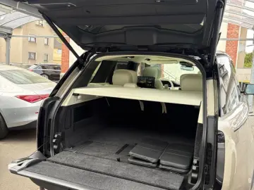 LAND ROVER Range Rover P550e Hybrid Autobiography Shadow