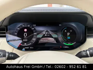 LAND ROVER Range Rover P550e Hybrid Autobiography Shadow