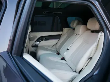 LAND ROVER RR V8 4.4 P530 Autobiography Pano Webasto AHK