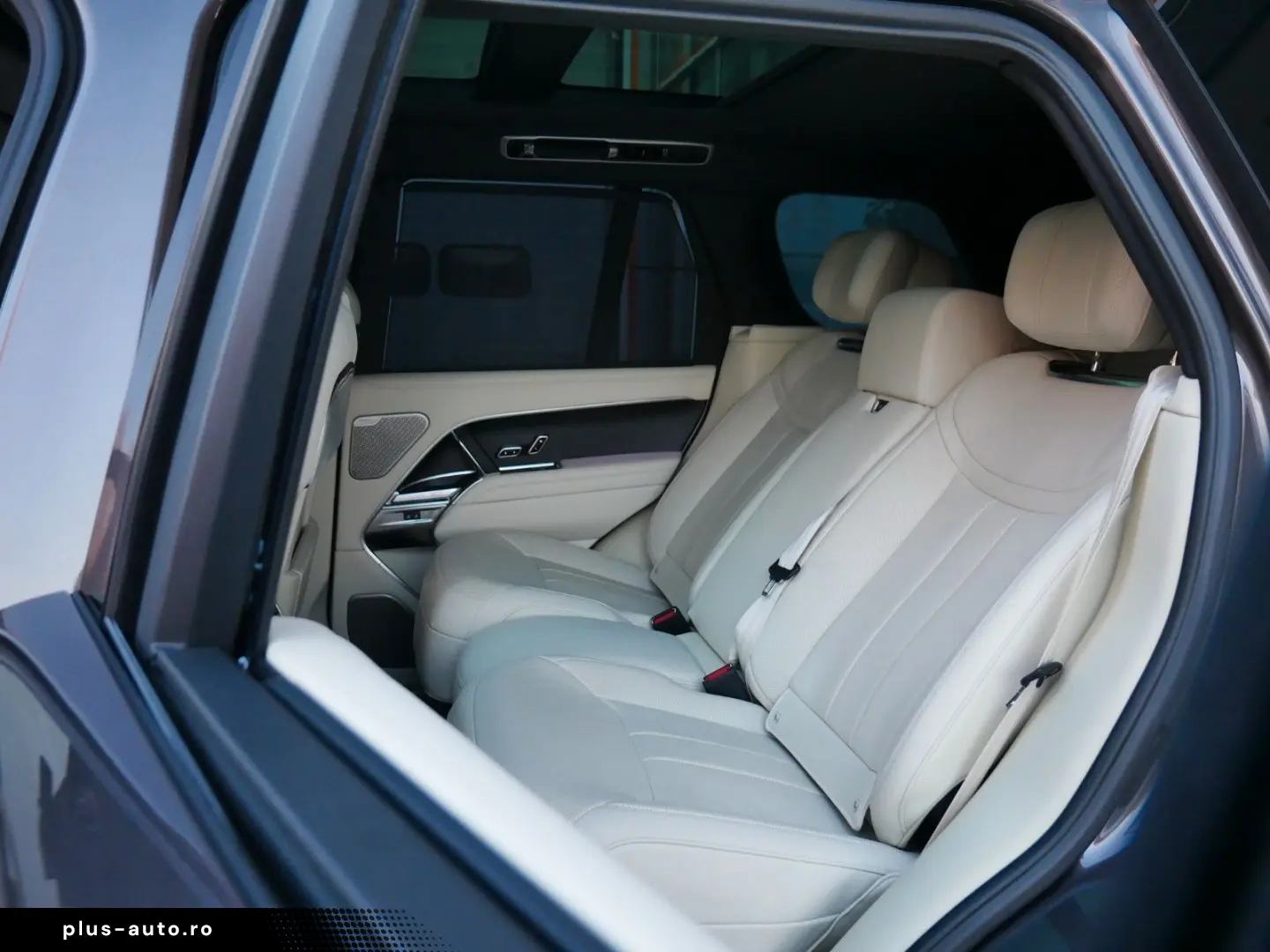 LAND ROVER RR V8 4.4 P530 Autobiography Pano Webasto AHK