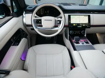 LAND ROVER RR V8 4.4 P530 Autobiography Pano Webasto AHK