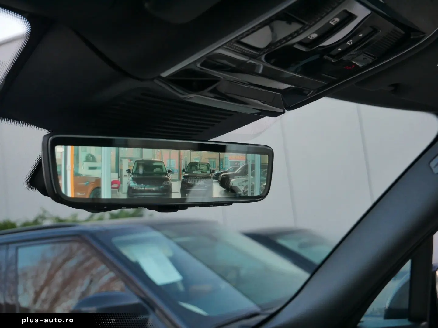 LAND ROVER RR V8 4.4 P530 Autobiography Pano Webasto AHK